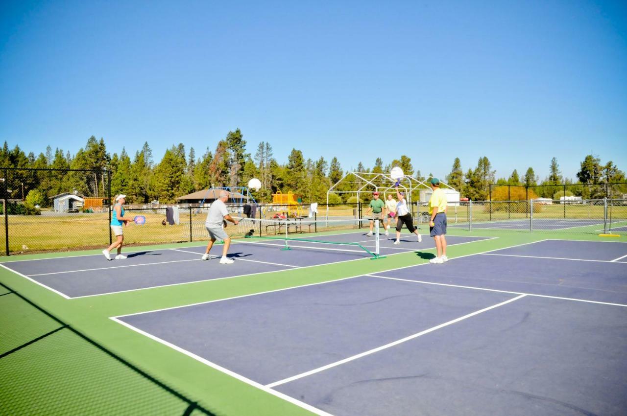 Bend-Sunriver Camping Resort 24 Ft. Yurt 16 Luaran gambar